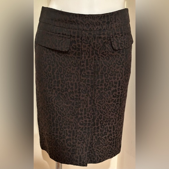 Ann Taylor Brown & Black Animal Print. Split In Back. Closure Zip In BackSz 4P - Picture 1 of 12
